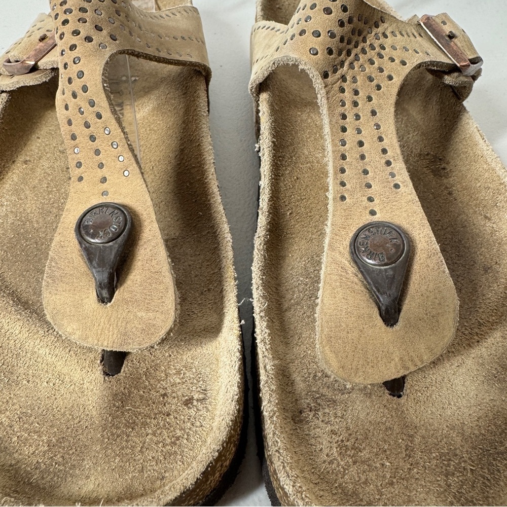 Birkenstock Gizeh Sandals Tan Suede Size 42 Studded Thong Comfort Summer Casual - Picture 15 of 16